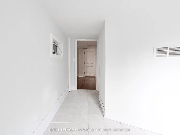 5674 Whitehorn Ave E — Photo 7