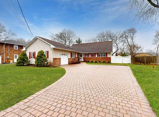 184 Bellevue Rd, Oakdale, NY 11769