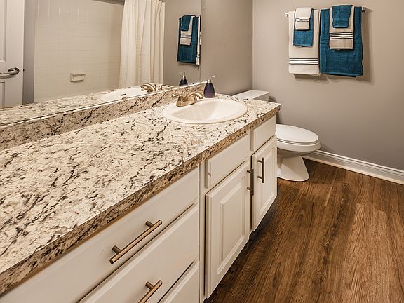 5th image of 7999 Silverleaf Dr #408