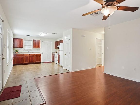 3rd image of 72365 Dahlia St
