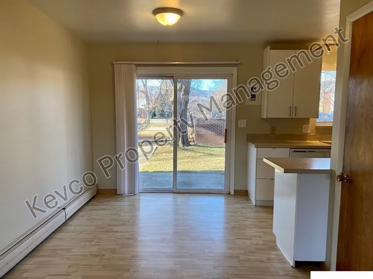 1101 Ponderosa Dr — Photo 4