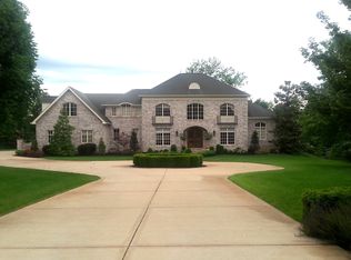 10198 Winding Ridge Rd, Saint Louis, MO 63124