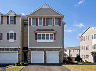 229 Saddlebrook Dr, Bensalem, PA 19020