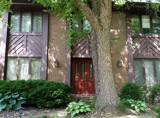 5 Vale Ct, Moline, IL 61265