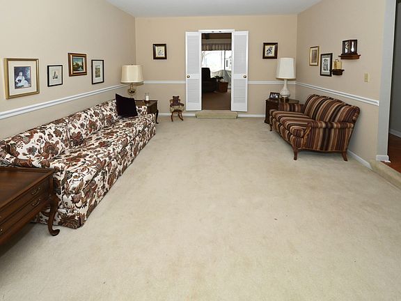 2nd image of 88 W Brantwood Ave