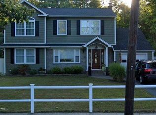 56 Lakeland Ave, Sayville, NY 11782