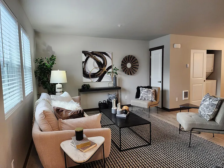 1039 Cedar Ave #103 — Photo 14