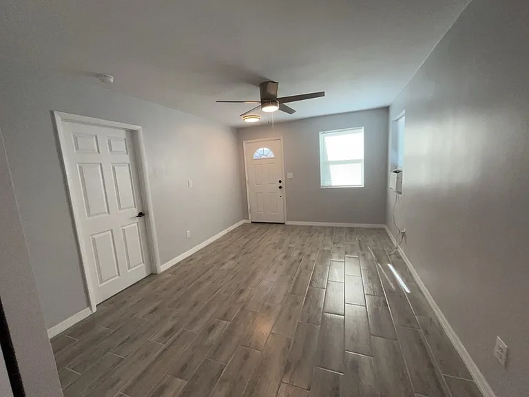 561 Raleigh St — Photo 7
