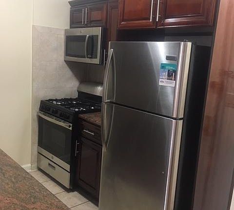 5th image of 8825 153rd St APT 6E
