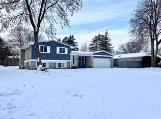 27223 Charles Dr, Southfield, MI 48076