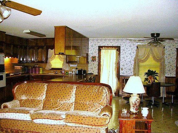Family Rm looking to Kitchen