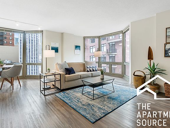 2nd image of 1129 N Dearborn St #1607