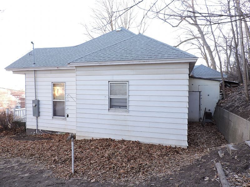 1203 Bluff St, Hamburg, IA 51640 Zillow