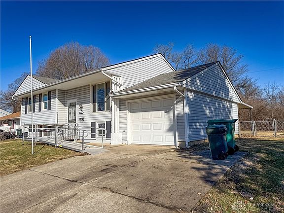 3rd image of 518 Hazelbrook Ave