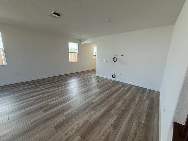 4533 Field View Dr — Photo 8