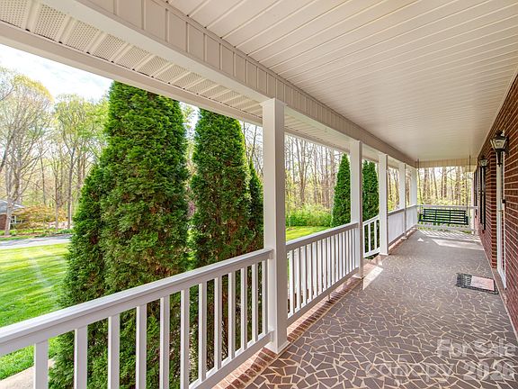 4th image of 170 Dove Ln