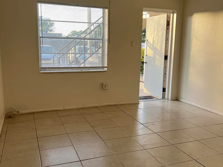 190 E Olmstead Dr #H1 — Photo 12
