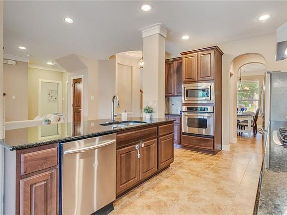 3rd image of 11921 Cherisse Dr