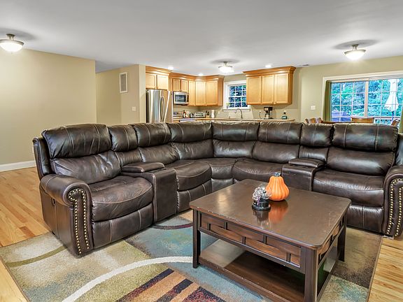 5th image of 156 Dogwood Dr