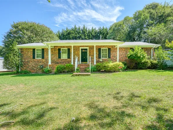 14 Willard St, Liberty, SC 29657