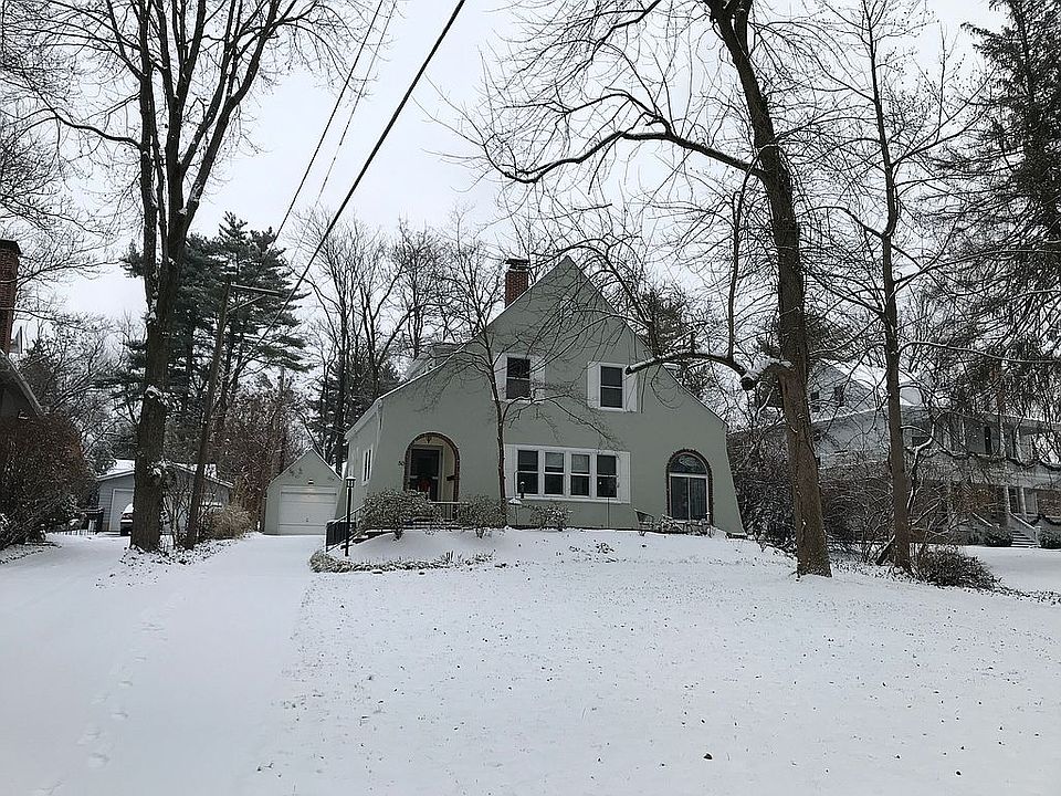 2nd image of 50 Glen Rd