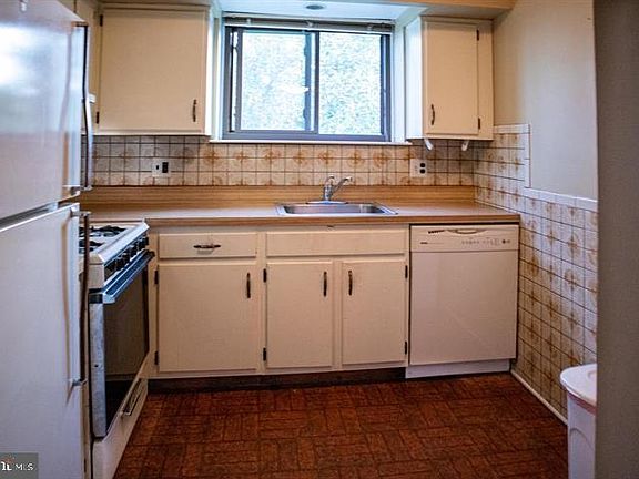 2nd image of 6126 Hilltop Dr #18