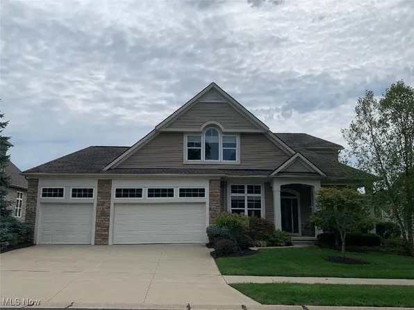 431 Saint Andrews Ln, Broadview Heights, OH 44147