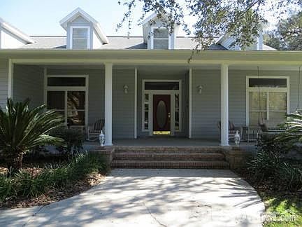 Kitchen with bar area