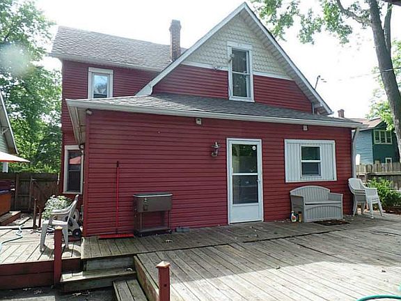 2nd image of 1029 N Temple Ave