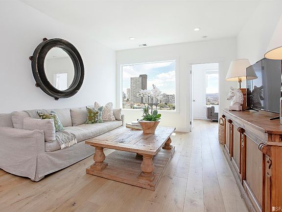 3rd image of 2135 California St APT 11