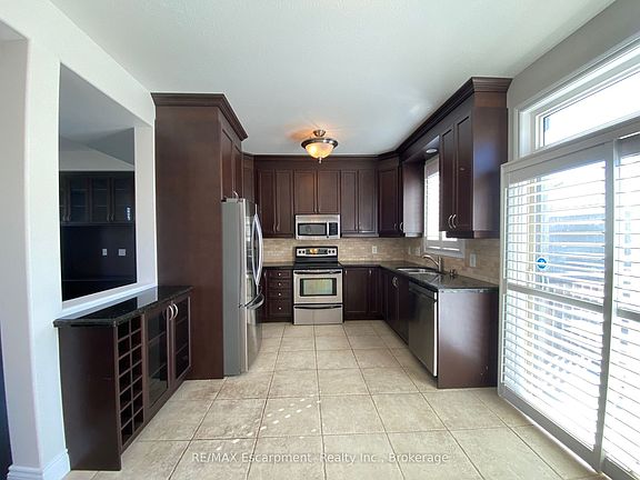 5th image of 2430 2nd St