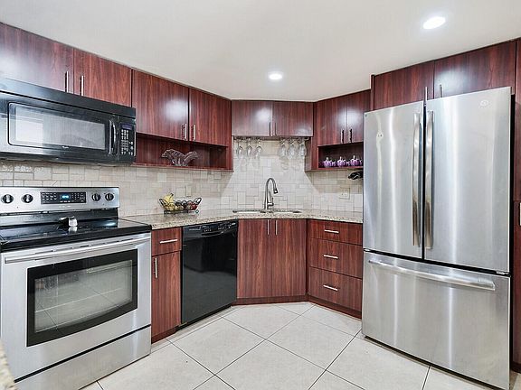 2nd image of 3300 Spanish Moss Ter APT 405