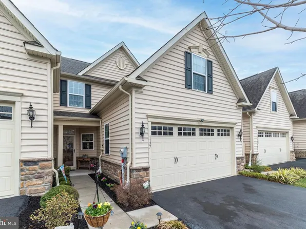 1127 Arbour Ln, Quakertown, PA 18951