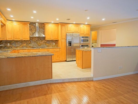 5th image of 15903 Dover Cliffe Dr