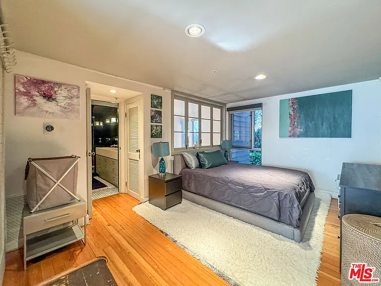 1037 N Laurel Ave #10B — Photo 13