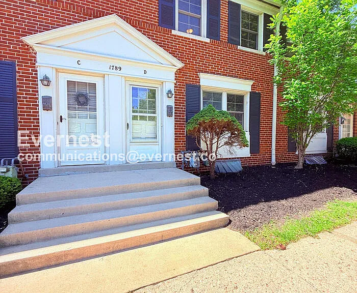 1789 Kings Ct #D — Photo 1