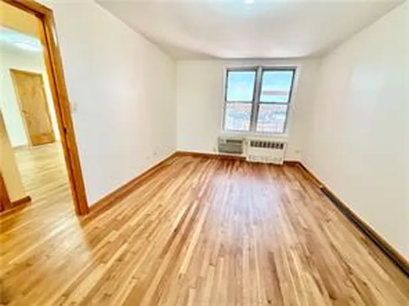 2580 Ocean Parkway image 12 of 22