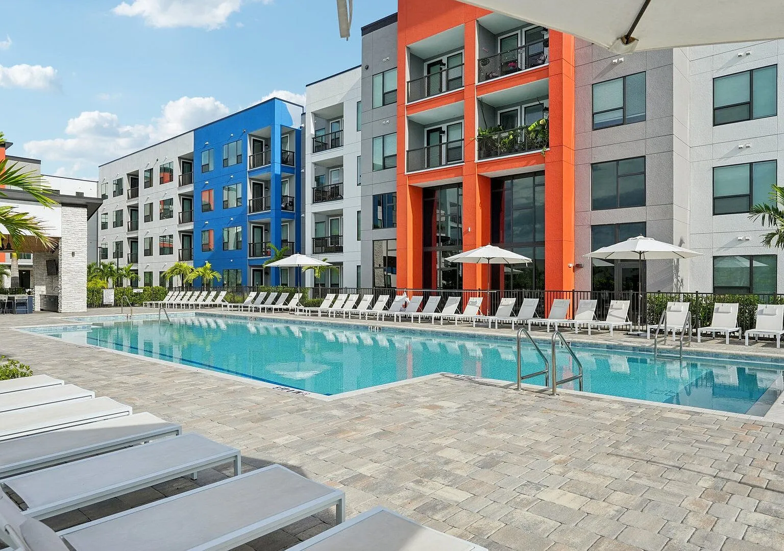 The Centro Apartments — Photo 4