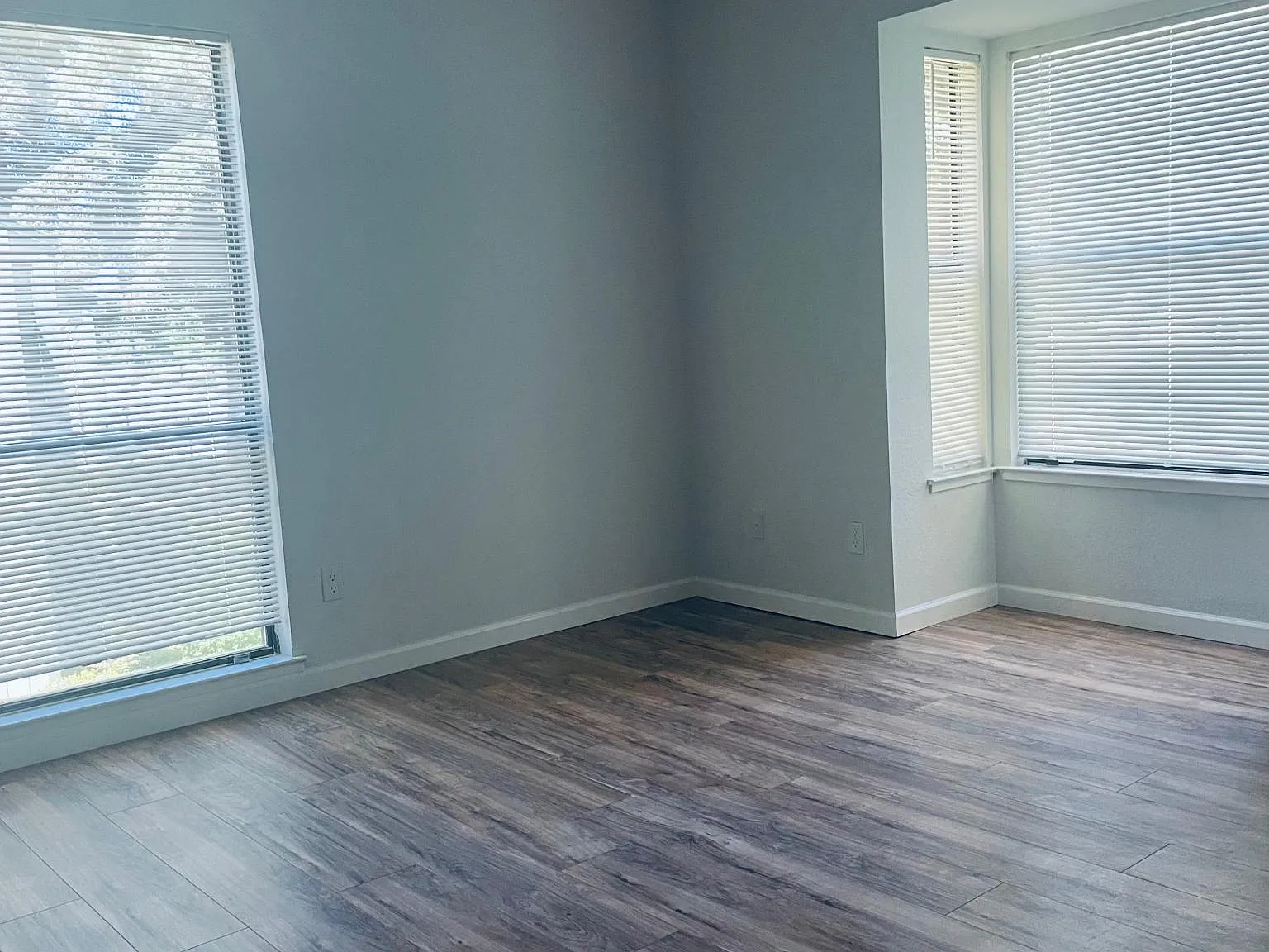 800 Del Verde Cir — Photo 2