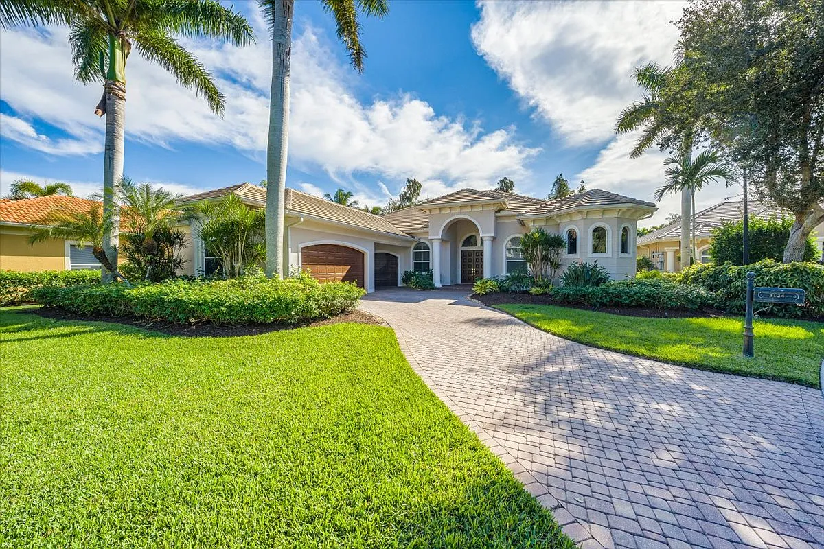Olde Cypress Strada Bella Rare Opportunity — Photo 1