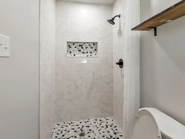 614 Holland Ct SW — Photo 12