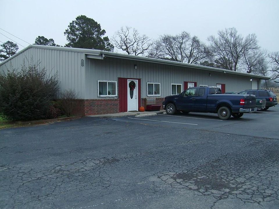 2nd image of 1406 E Academy St