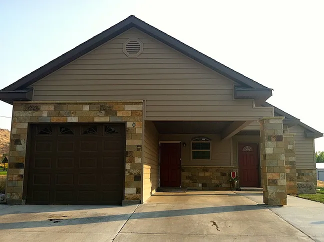 2305 E Goodman St — Photo 1