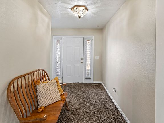 4th image of 237 S Ridgeview Dr