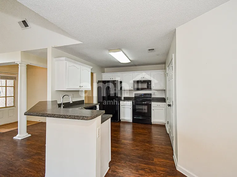 4288 Genevieve Dr — Photo 8