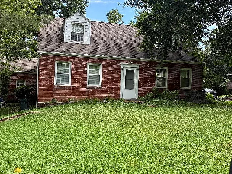 809 Bublin Ln — Photo 1