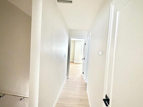 4th image of 46 Warner St #B8