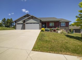 562 Conestoga Ct, Rapid City, SD 57701