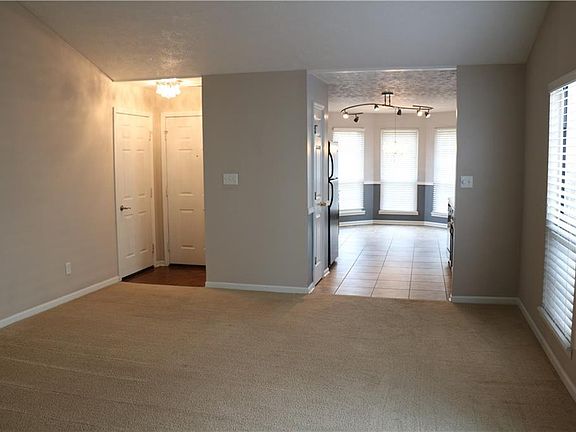 4th image of 9382 Colony Pointe West Dr