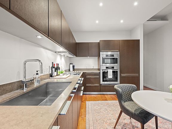 4th image of 210 Lavaca St APT 1902